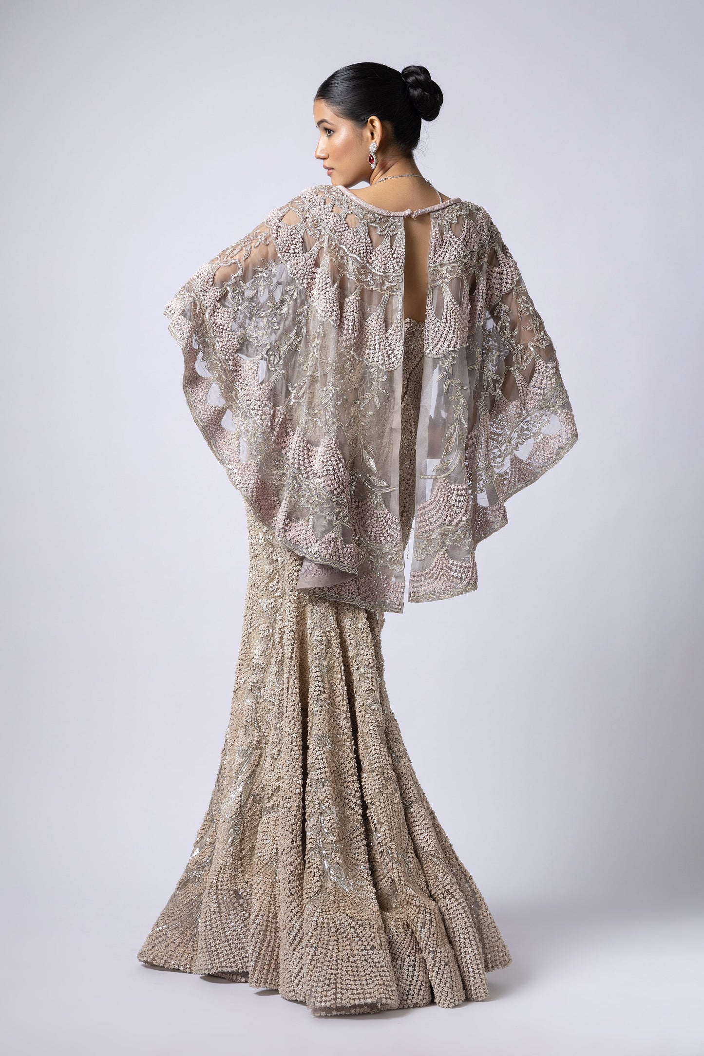 SILVER FISH CUT GOWN SET
