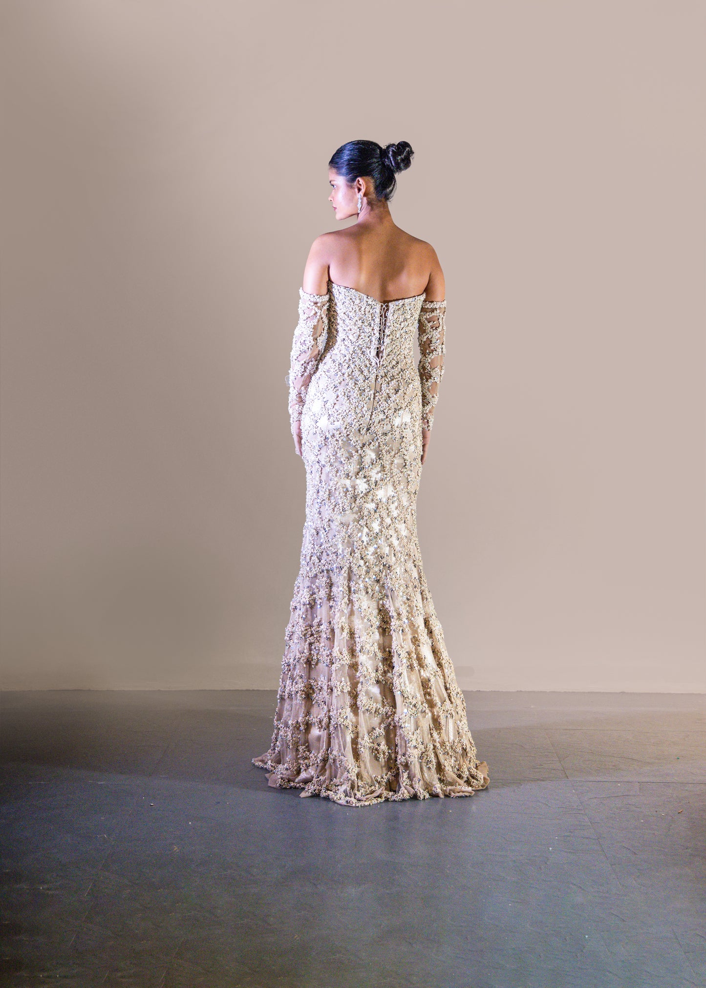 CHAMPAGNE GOLD - FISH CUT GOWN SET